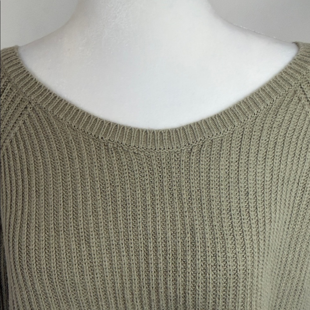 Banana Republic Women's Ribbed Knit Sweater - Olive green size Med - Picture 6 of 13